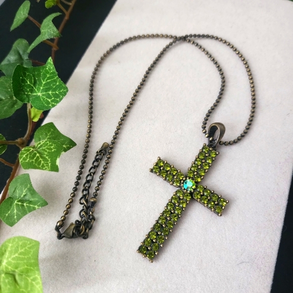 Brass Green Crystal Cross Pendant on 18" Chain - Picture 5 of 6